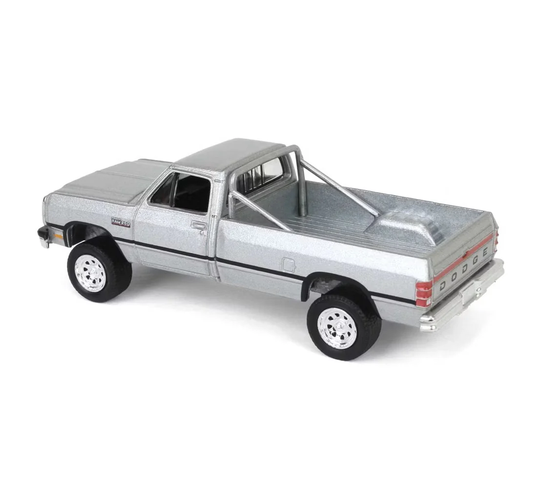 Greenlight - 1992 Dodge Ram D250 Power Ram Lifted Rollbar Silver - Series All Terrain - Scala 1/64 - Image 3